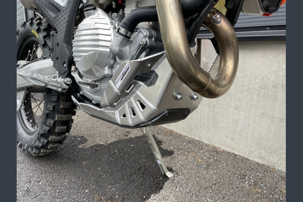 Skid plate with plastic bottom for 4T KTM and Husqvarna 2024-2025